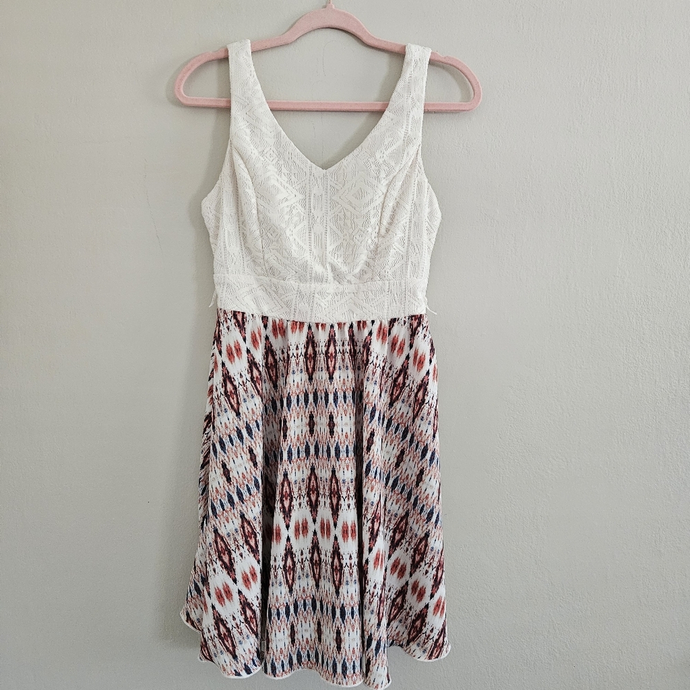 Maurices White Red Blue Lace Tank Top Sundress Zip Flowy Geometric Sz 7/8 Medium